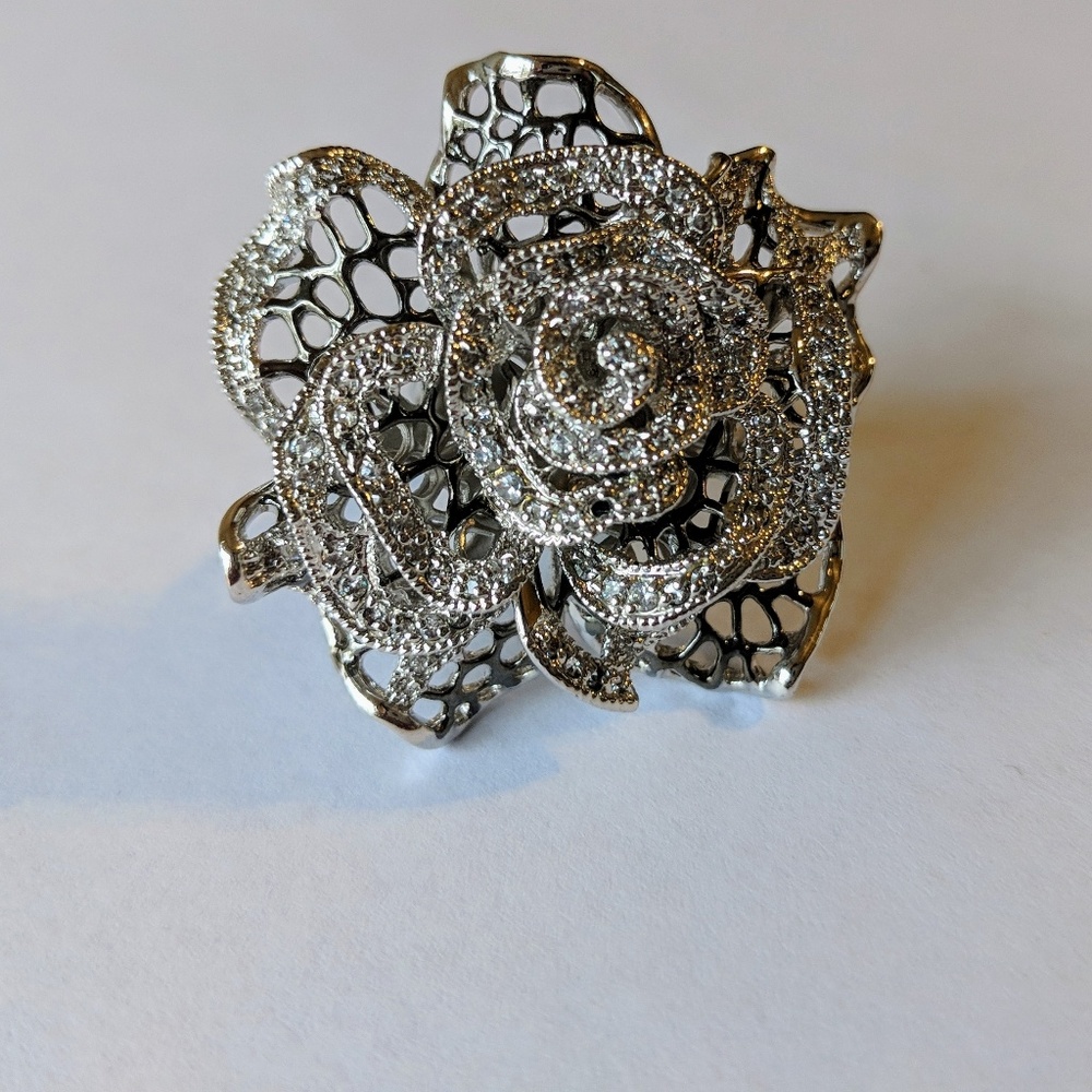 Fancy Statement Rose and Leaves Ring